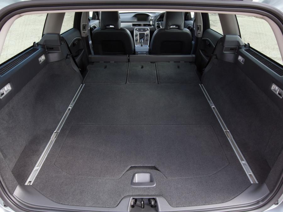  Volvo V70 2013 года  (UK) (фото 2 из 14)